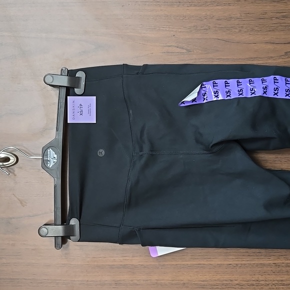 Danskin Size XS Black High Rise Ankle Length Leggings - Picture 5 of 10